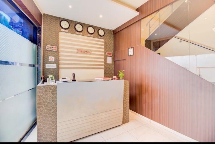 Hotel Emerald Near T2 International Airport Mumbai Exterior foto